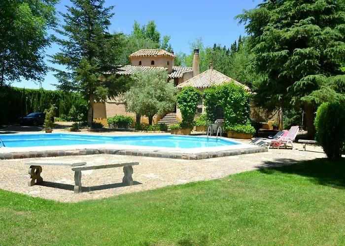 Chalet Rural En La Mancha Con Jardin Y Piscina Privados